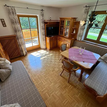 Farm stay Bio-bauernhof Vordergrubenbach - Familie Oberascher Hintersee